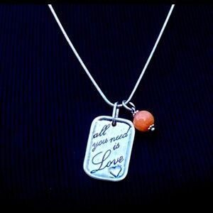 NWT VANTEL PEARLS BRAND “ALL YOU NEED IS LOVE” SILVER PENDANT NECKLACE